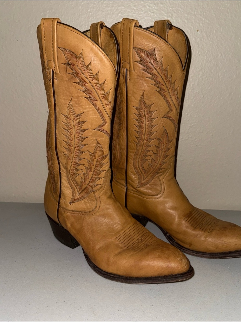 Tony Lama Tan Leather Western Boots with Embroidered Shaft 8.5 D